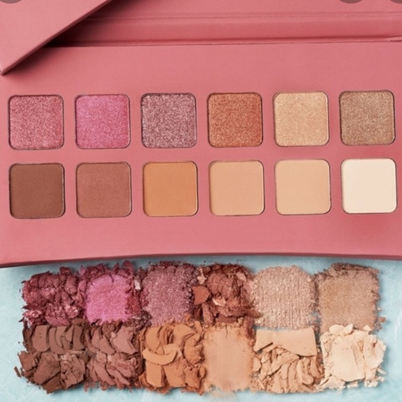 ILLAMASQUA- UNVEILED ARTISTRY PALETTE - Picture 3 of 9